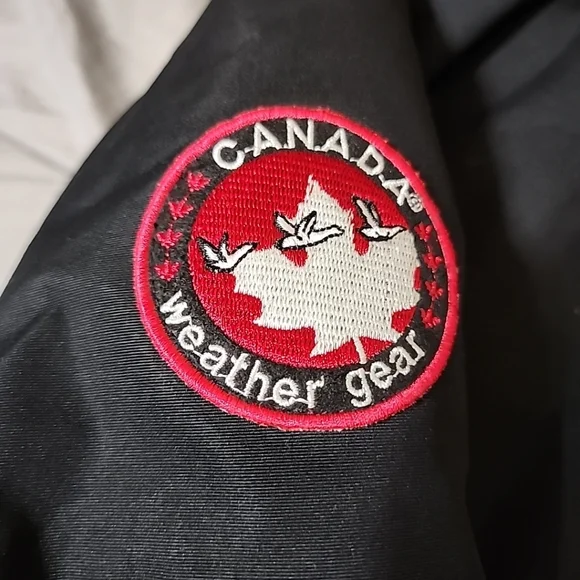 Canada Weather Gear Jacket Woman Size Medium Faux Fur Lined Hood Black Insulated